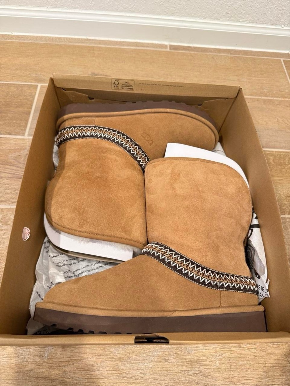 UGG Classic Chestnut Short Crescent Boot - Picture 8 of 8